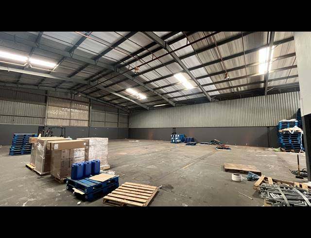 1,008M² WAREHOUSE TO LET IN ISANDO